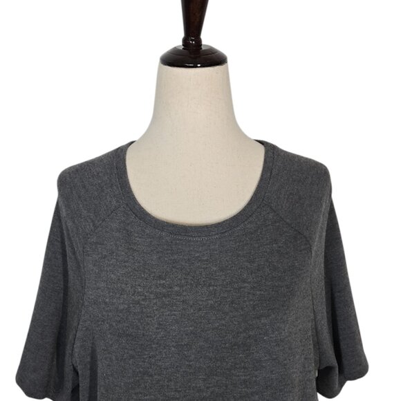 GO COUTURE Women’s Medium Gray Short Sleeve Knit Top Soft  NWT - Picture 3 of 11